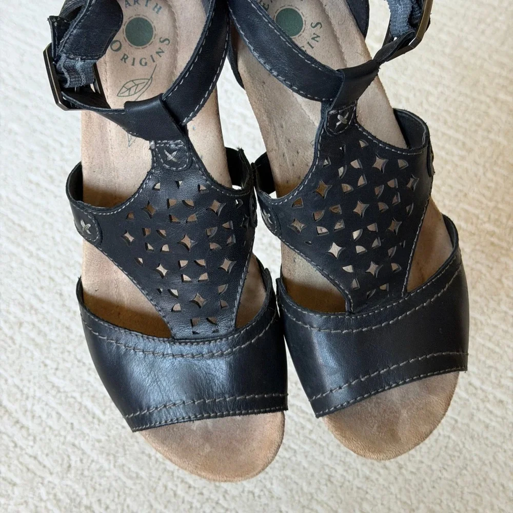 Earth Origins Hermia Black Leather Wedge Sandals‎ Laser Cut Strappy Womens 9.5M
